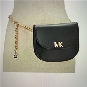 Micheal Kors Bag/Fanny Pack BLACK/GOLD